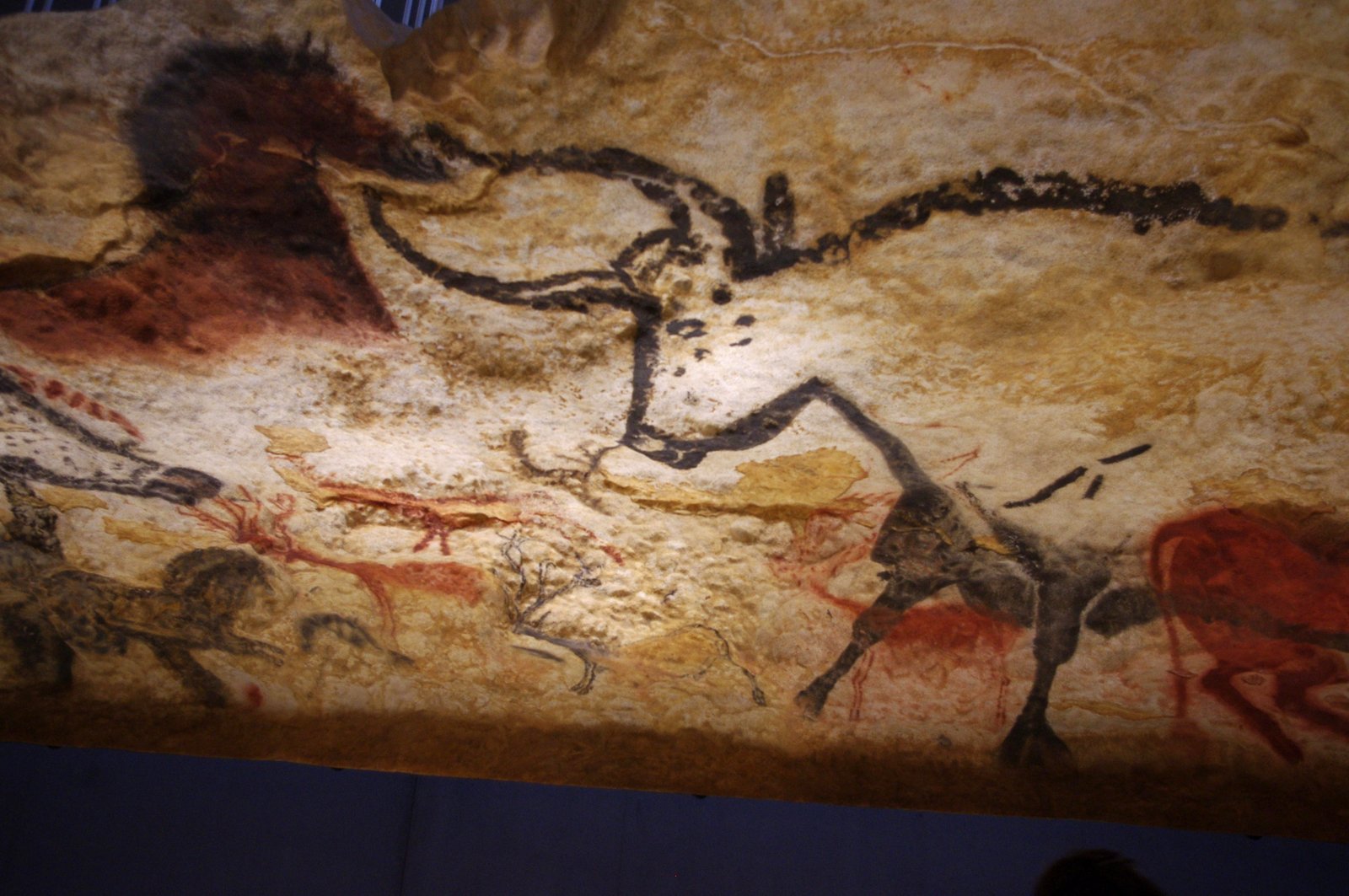 Lascaux 4, Montignac, Dordogne, France. Pictures takes in the section called atelier. Public Domain.