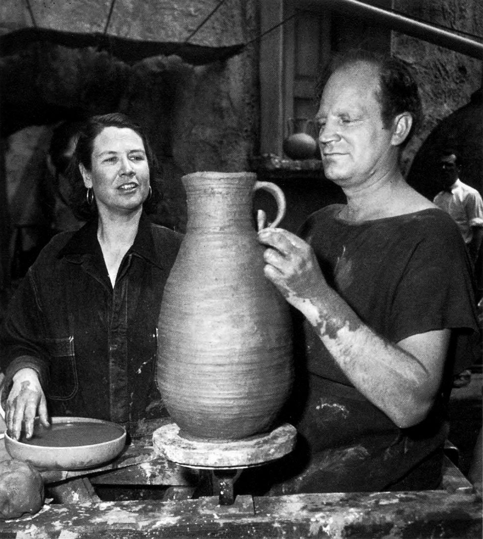 Coiling Bottle For the Blindman in "Demetrius and the Gladiators''. Fox Studios, 7953. Opposite: Bottle, Otto Heino, 7956.