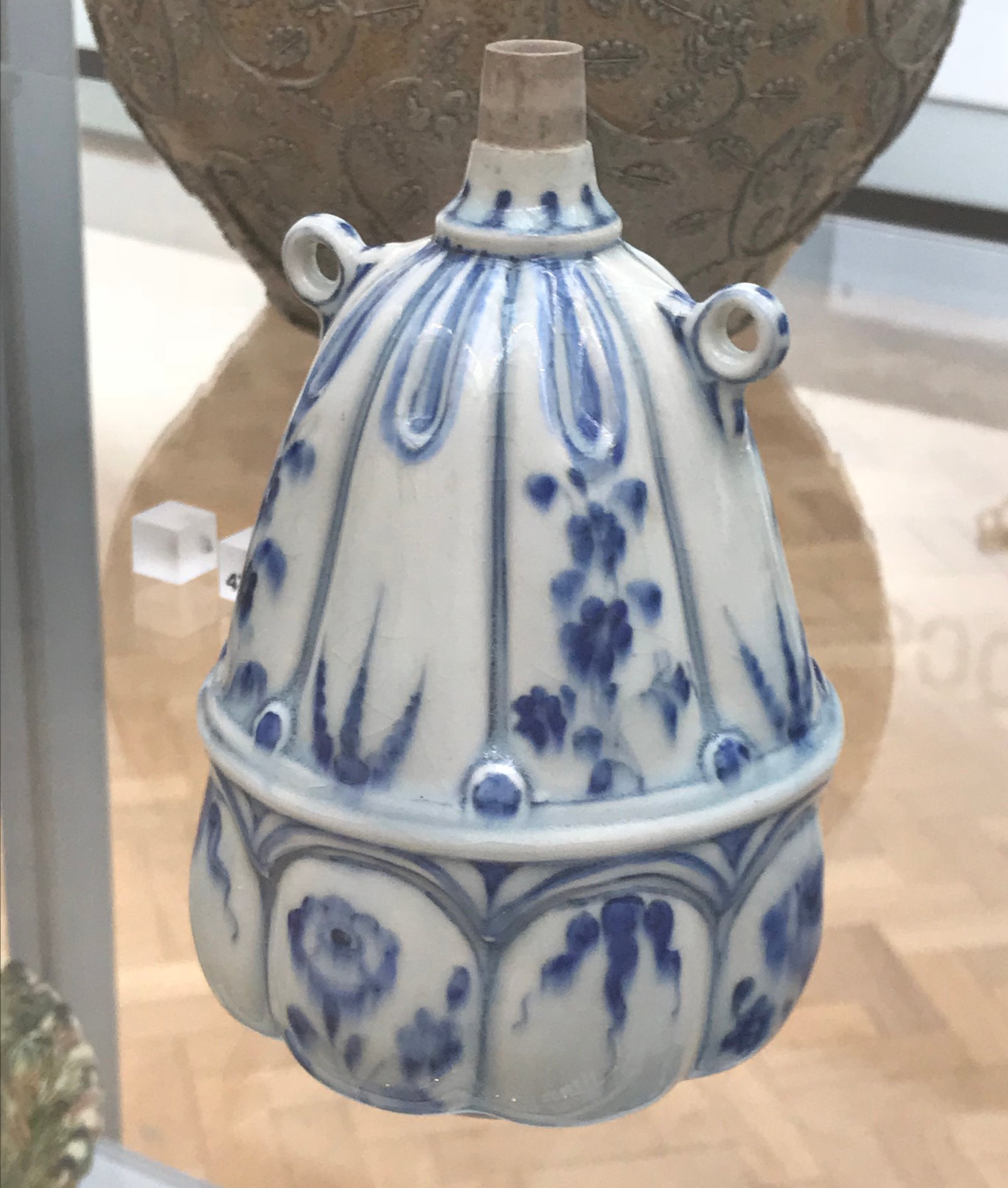 Medici porcelain flask, 1557 – 1587, Florence, Italy. Photo credit: Margaret Bohls