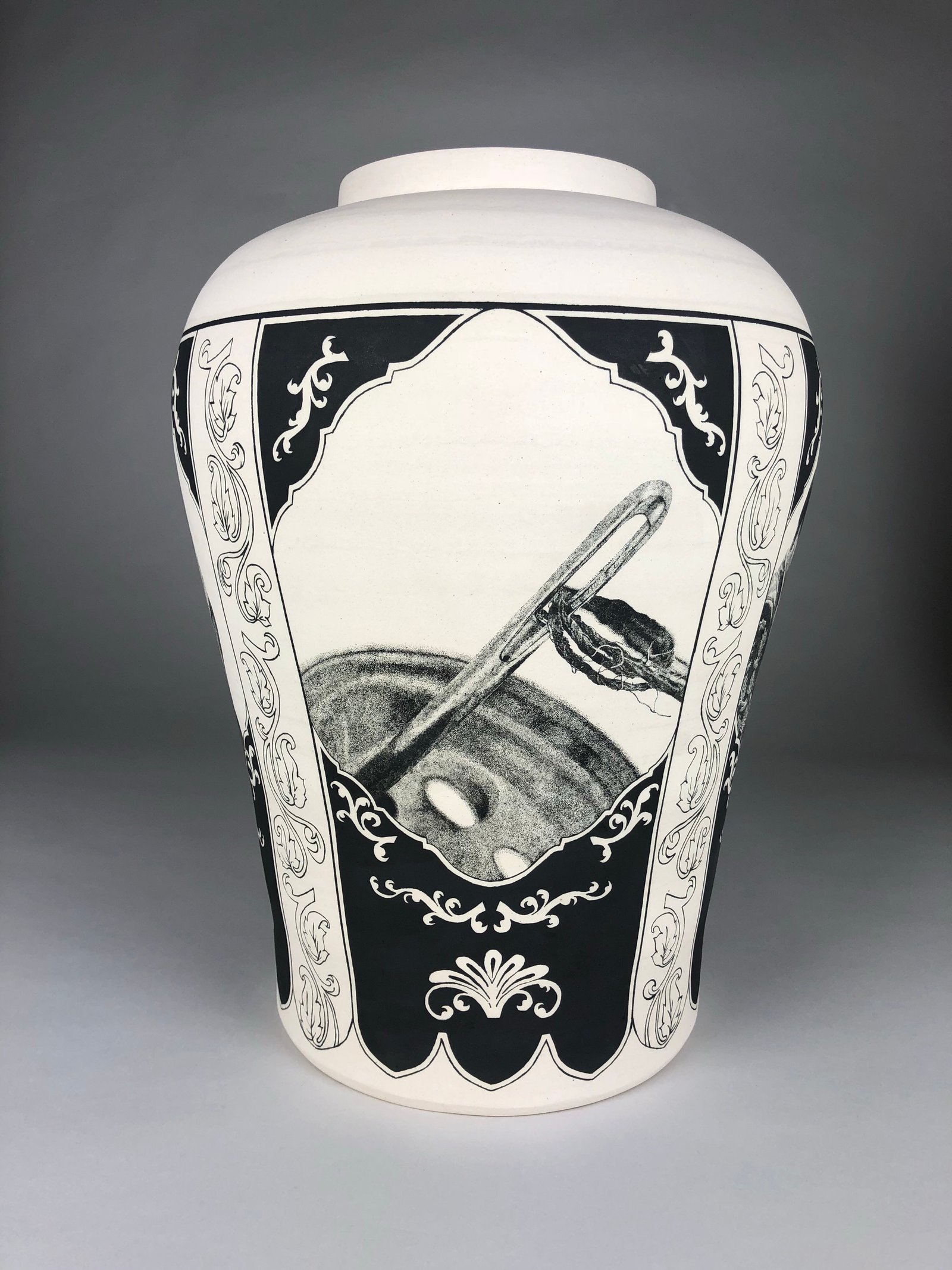 Juan Barroso. Honoring Textile Labor – Coil-built porcelain, hand-painted underglaze, fired to cone ten electric, 2020. Photo Credit: Barroso.