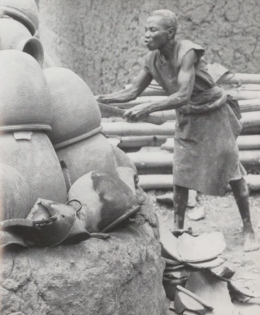 (right page) Overleaf: Woman unloading traditional kiln, lpetumodu, Nigeria. Photo: Winnie Owens-Hart, 1978.