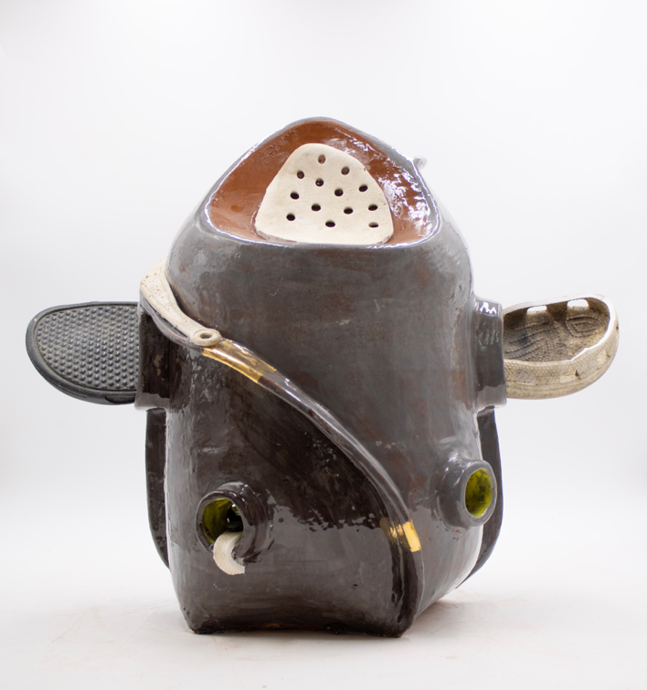 Teddy Osei, Efie ne Fie, 2025, earthenware, glaze, gold luster, and found objects, 22 x 12 x 9 inches. Photo credit: Teddy Osei