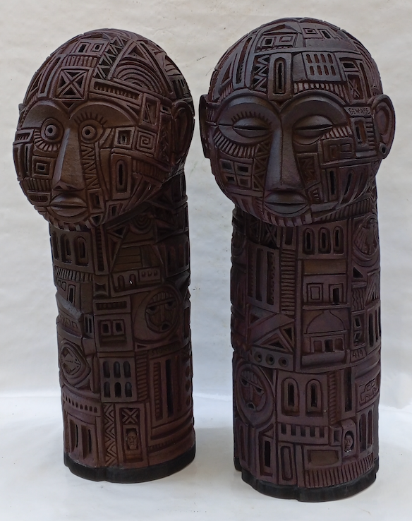 Djakou Kanyuo, Shape of Memories, 2023, glaze and polished fired clay, 86cm x 40cm x 32cm, © Djakou Kanyuo.